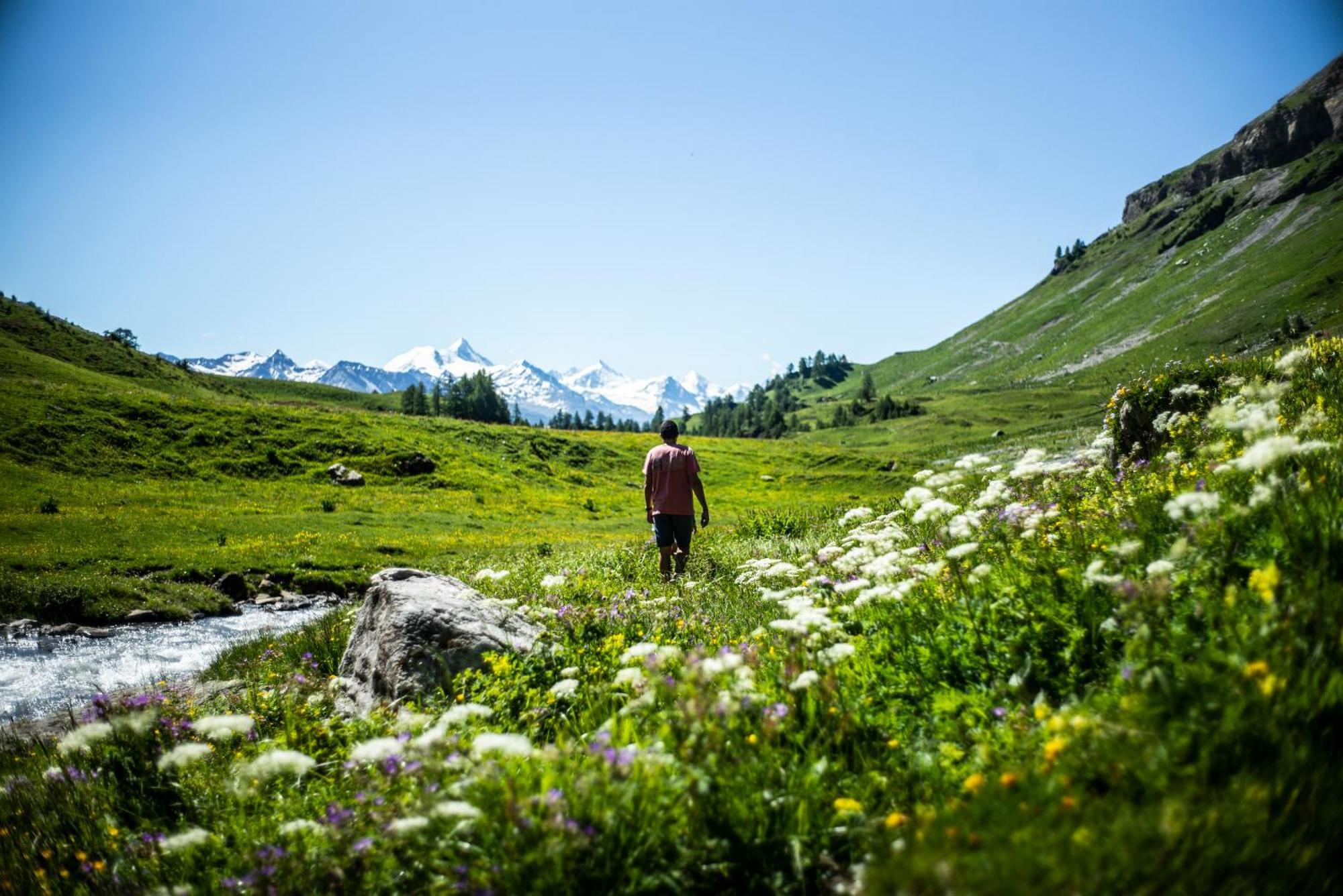 Crans Montana Suites ภายนอก รูปภาพ